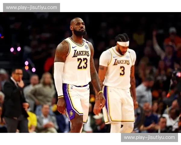 紫金荣耀对阵撕裂意志:湖人与开拓者的恩怨录,谁在主宰新的时代?